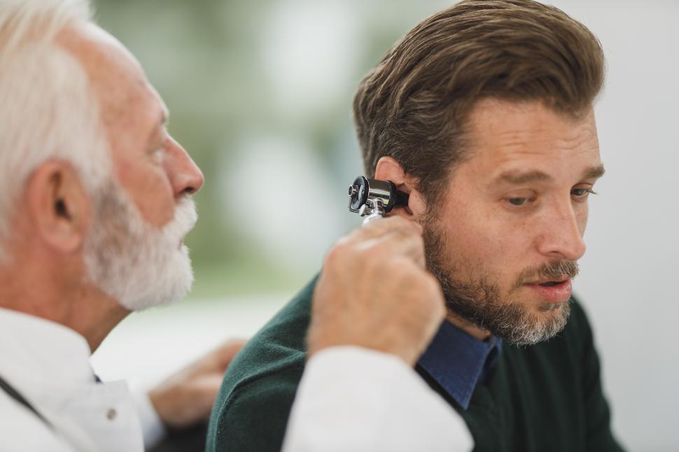 age-related hearing loss signs